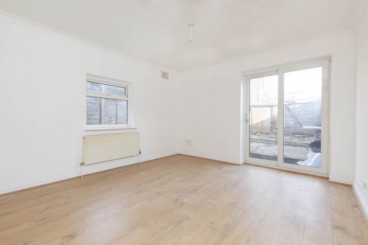 Modern Garden Apartment Chalkhill Road, Wembley